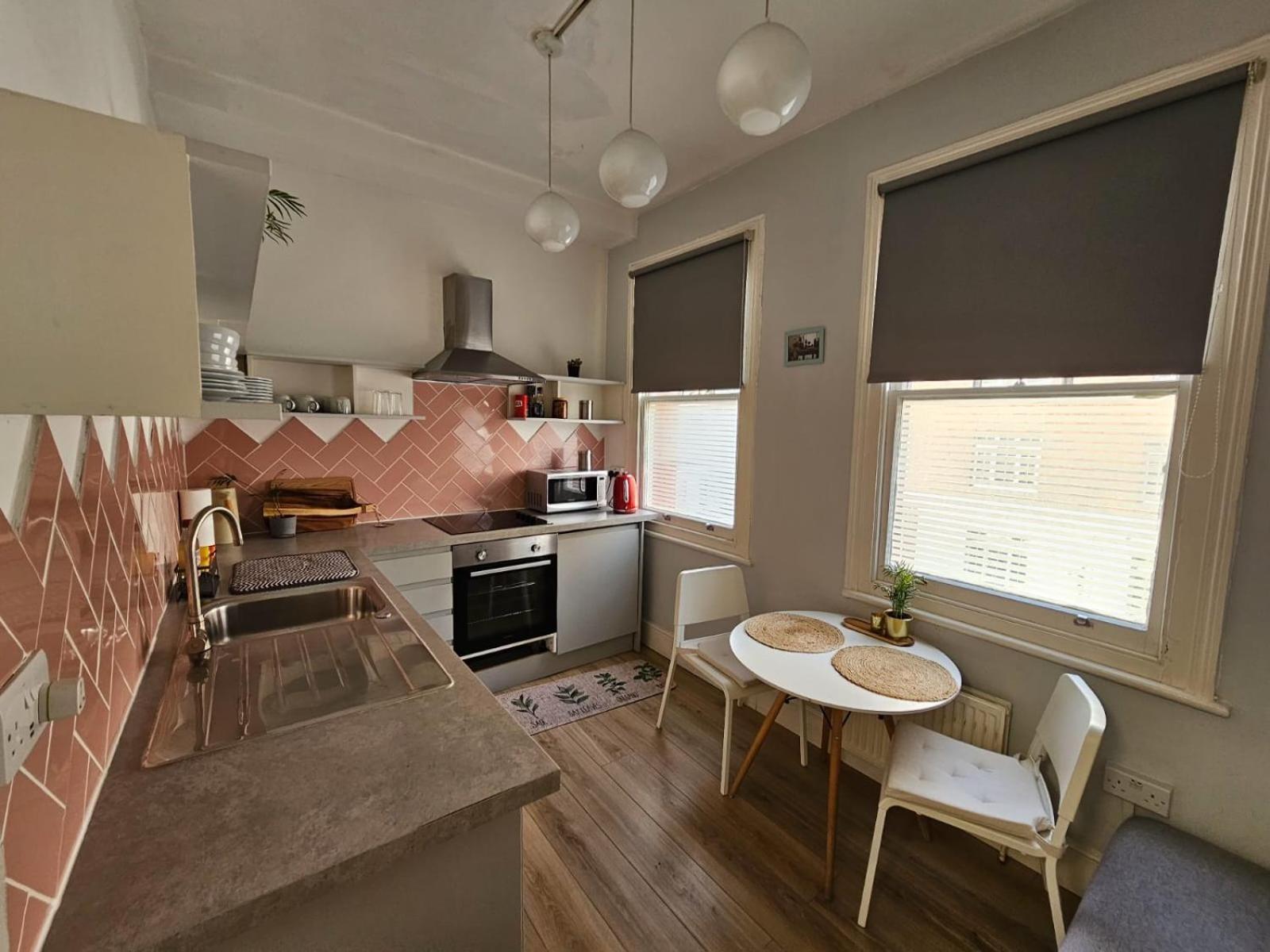 Beautiful And Spacious Flat ロンドン エクステリア 写真